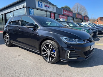 Used Volkswagen Golf 2017 for sale - 77977755: Photo