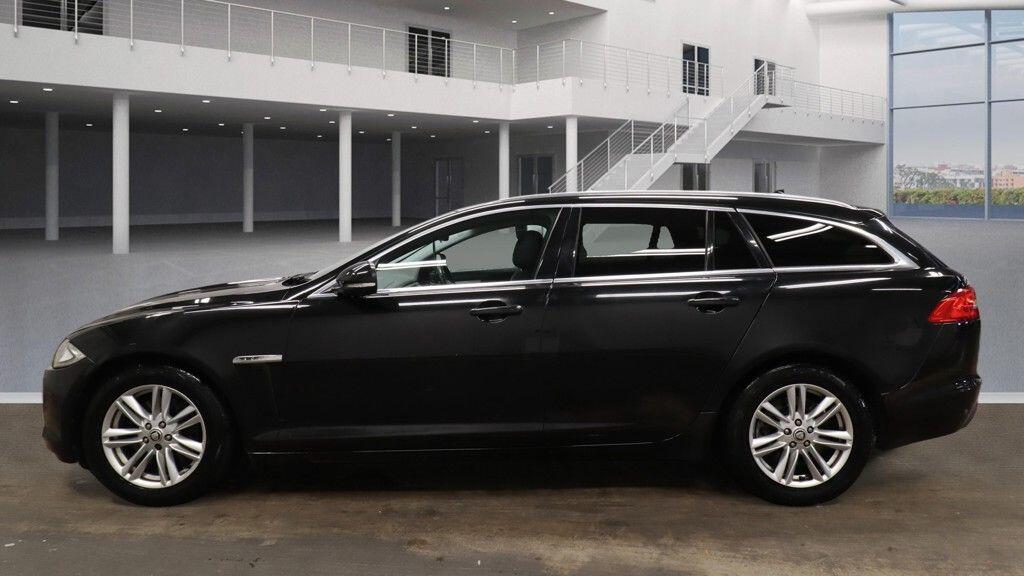 Used Jaguar XF 2013 for sale - 77768529: Photo 4