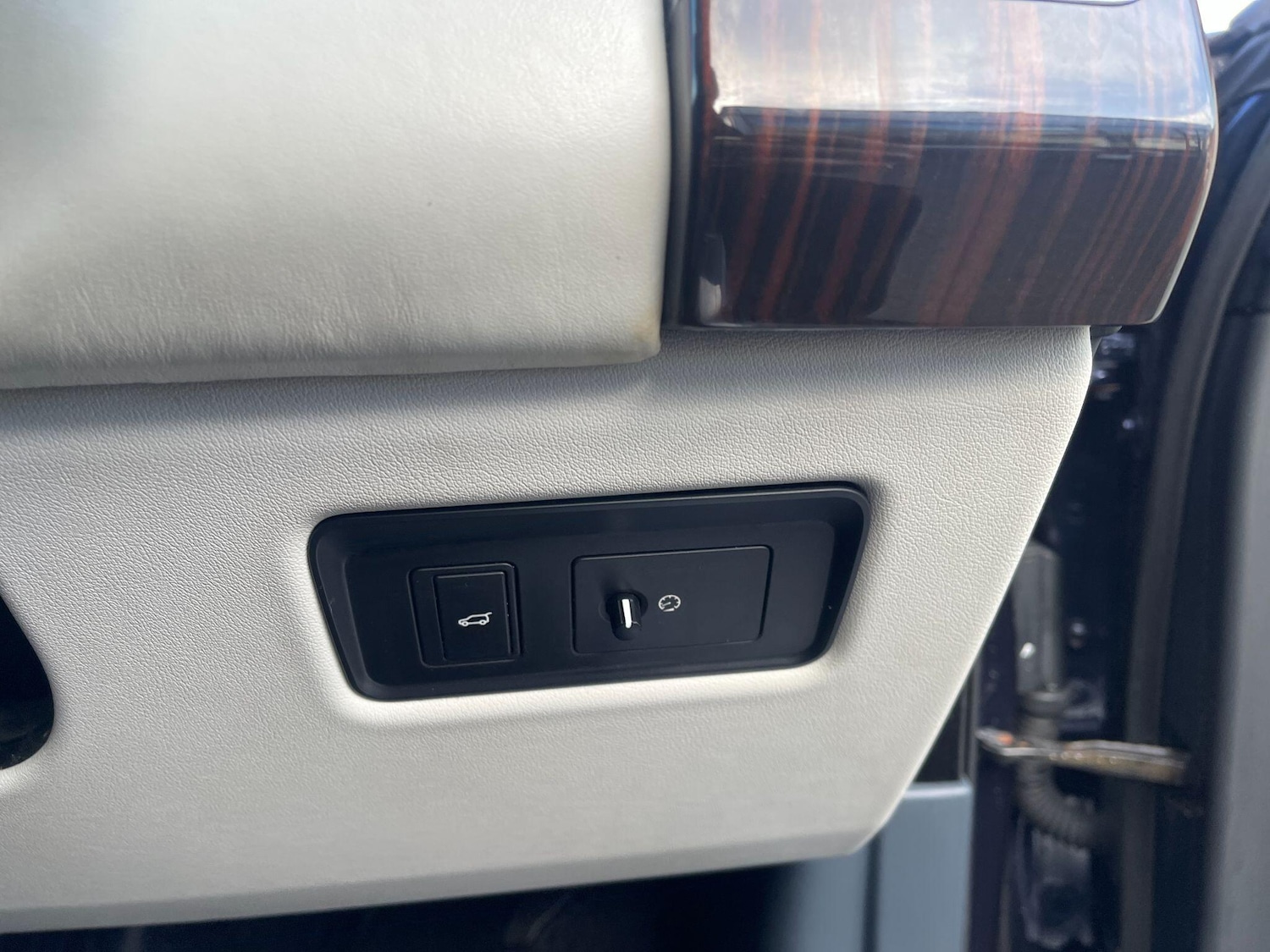 Used Land Rover Range Rover 2016 for sale - 77510375: Photo 41