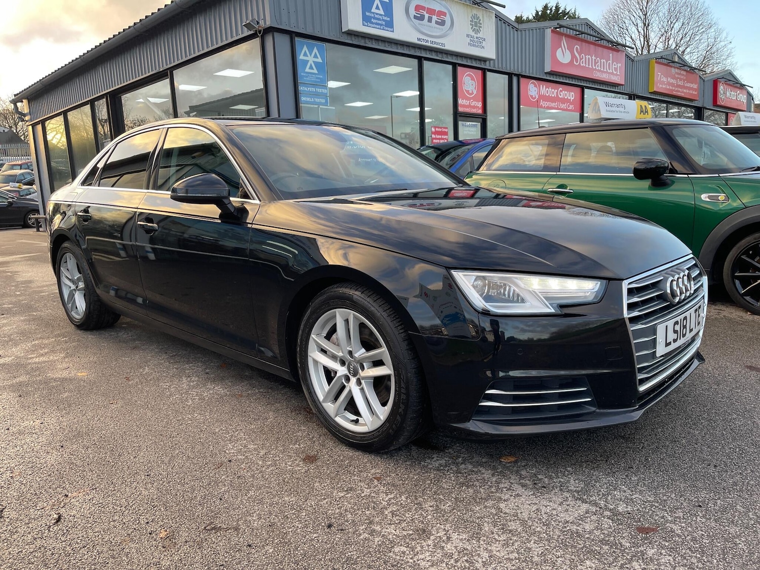 Used Audi A4 2018 for sale - 76597128: Photo 2