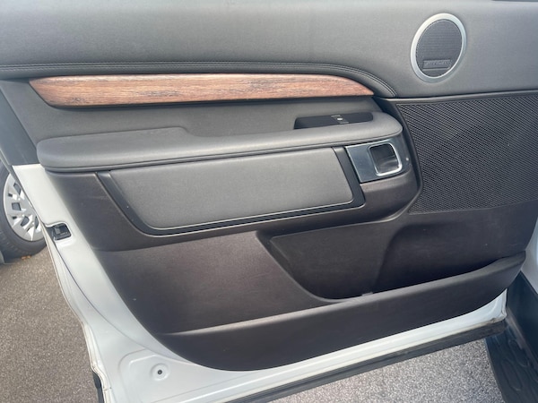 Used Land Rover Discovery 2017 for sale - 76094383: Photo 51