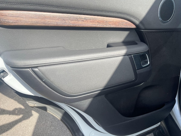 Used Land Rover Discovery 2017 for sale - 76094383: Photo 52