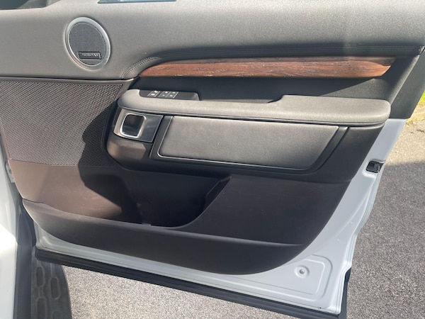 Used Land Rover Discovery 2017 for sale - 76094383: Photo 54