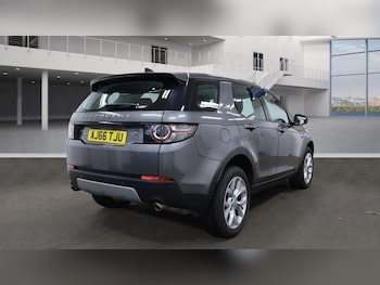Used Land Rover Discovery Sport 2016 for sale - 76002358: Photo