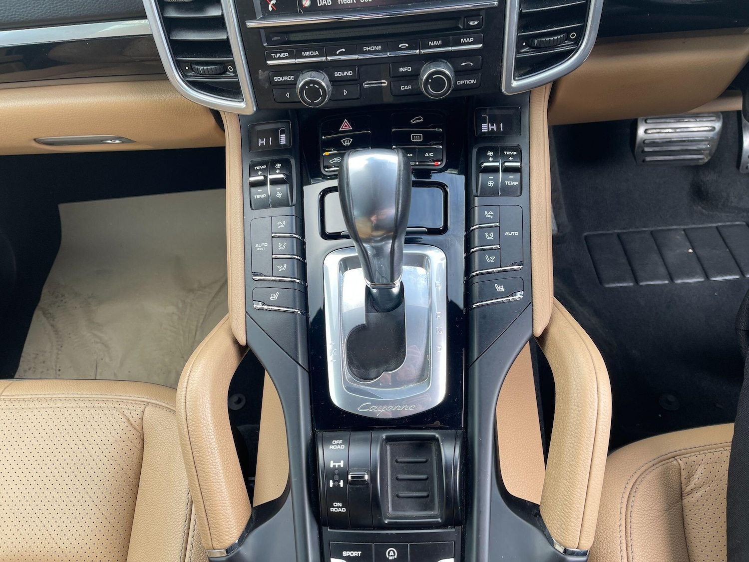 Used Porsche Cayenne 2014 for sale - 77358837: Photo 11