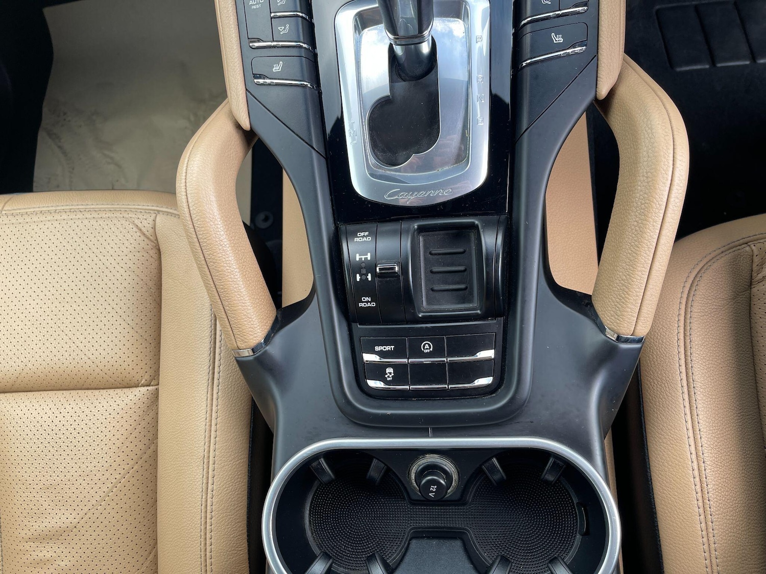 Used Porsche Cayenne 2014 for sale - 77358837: Photo 12