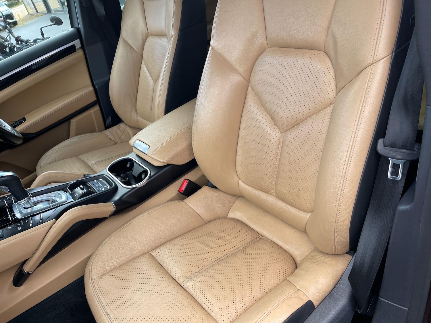 Used Porsche Cayenne 2014 for sale - 77358837: Photo 33