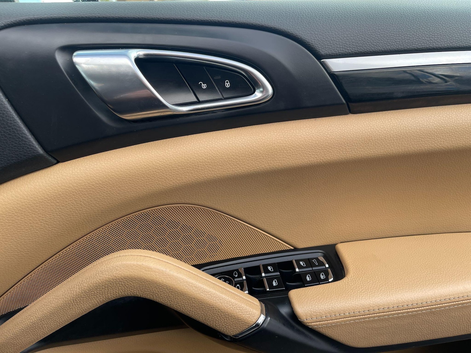 Used Porsche Cayenne 2014 for sale - 77358837: Photo 42