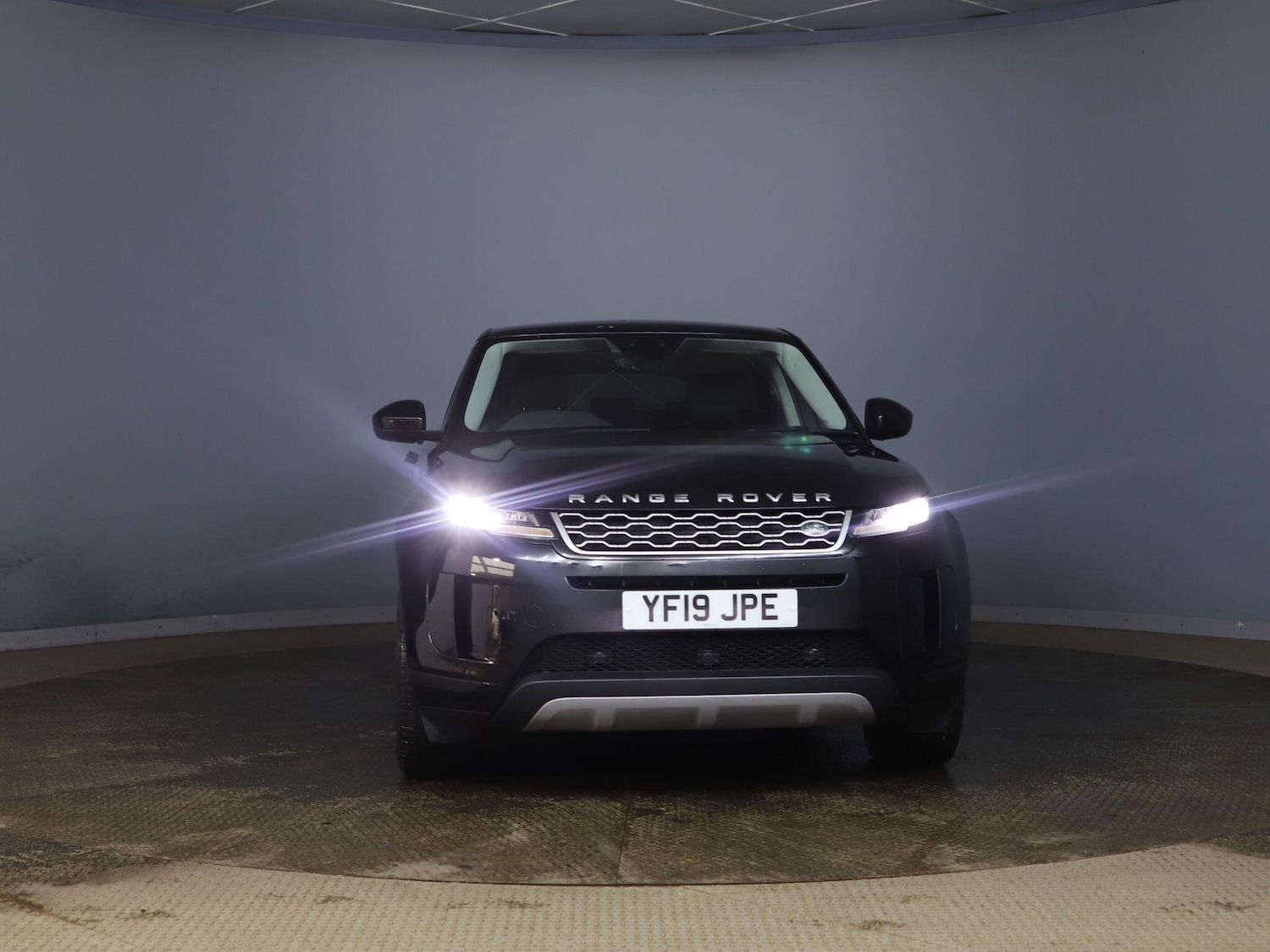 Used Land Rover Range Rover Evoque 2019 for sale - 77705332: Photo 2
