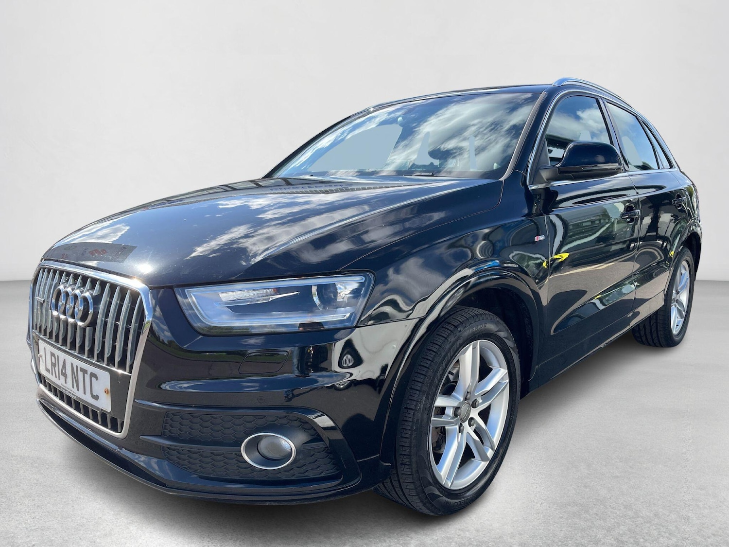 Used Audi Q3 2014 for sale - 76832094: Photo 15