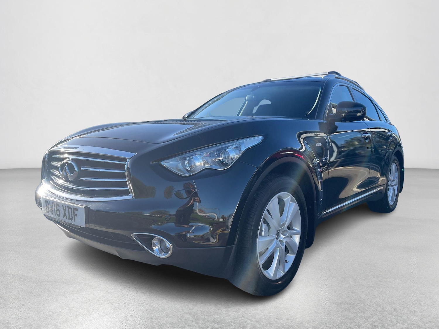 Used Infiniti QX70 2016 for sale - 76370369: Photo 3