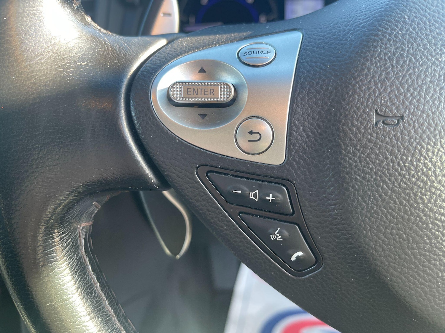 Used Infiniti QX70 2016 for sale - 76370369: Photo 46