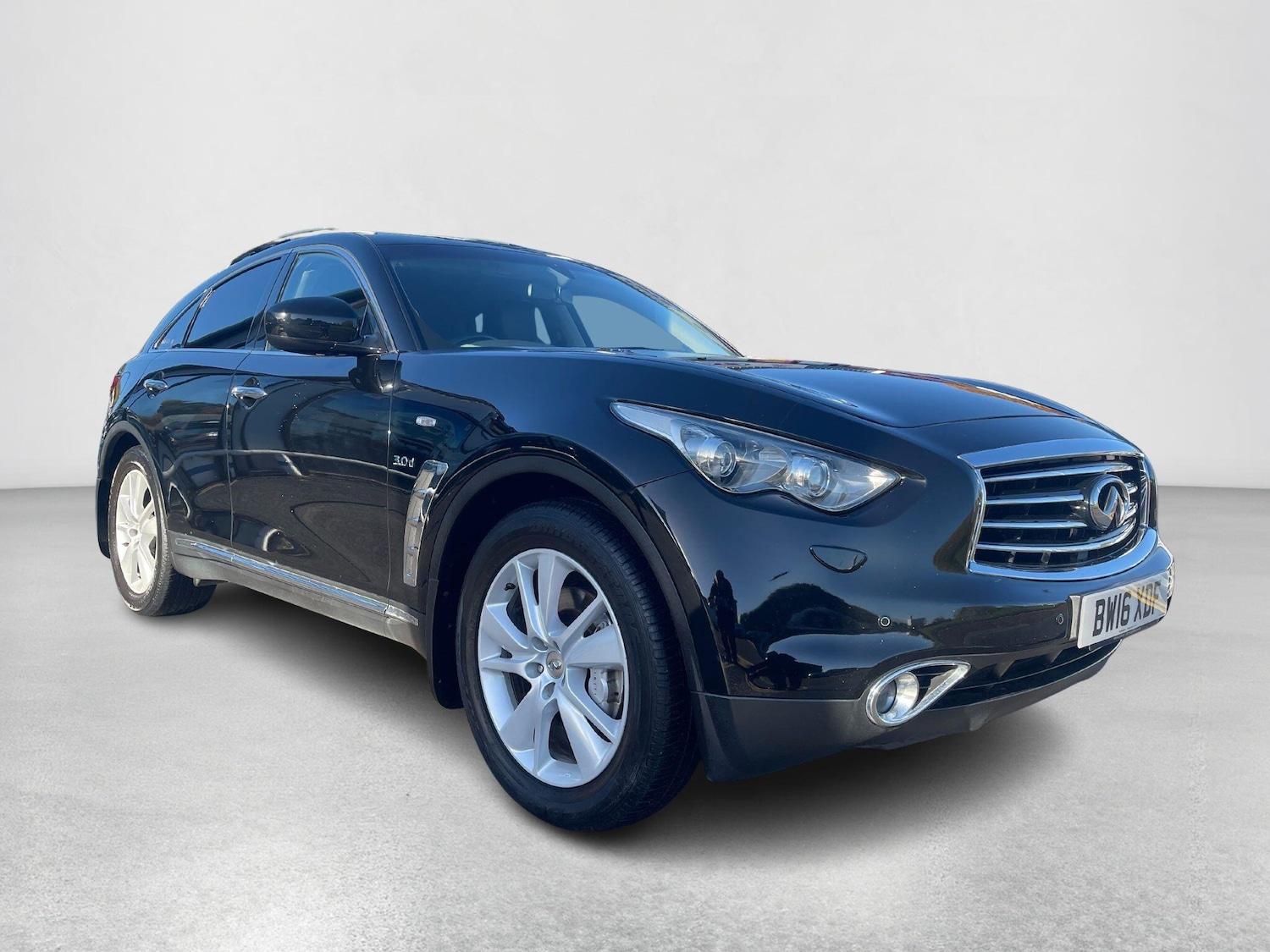 Used Infiniti QX70 2016 for sale - 76370369: Photo 5