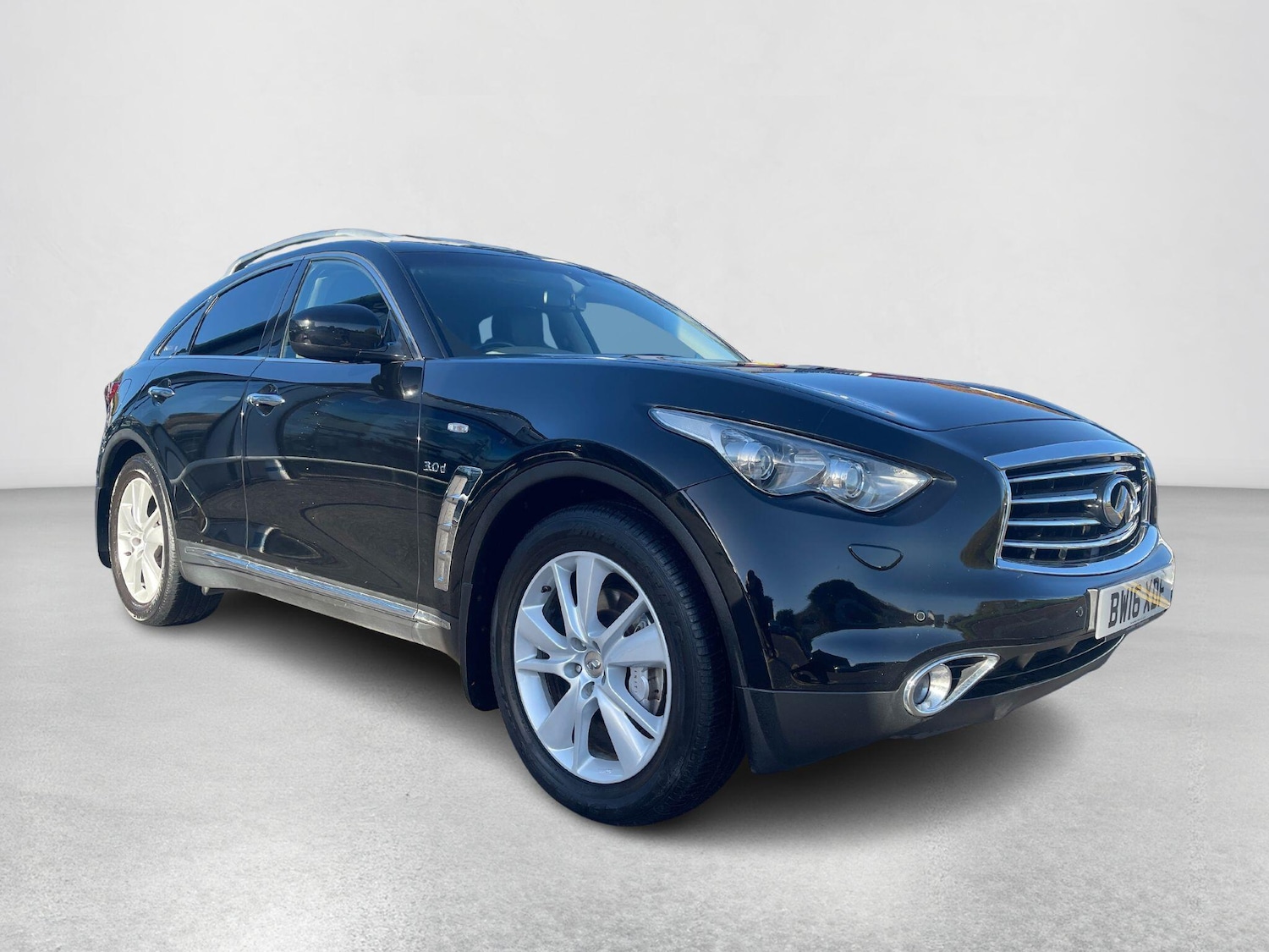 Used Infiniti QX70 2016 for sale - 76370369: Photo 6