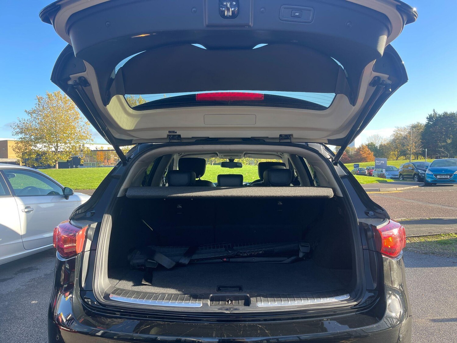 Used Infiniti QX70 2016 for sale - 76370369: Photo 61