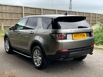 Used Land Rover Discovery Sport 2017 for sale - 78334751: Photo