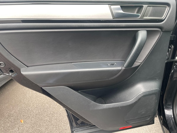 Used Volkswagen Touareg 2012 for sale - 76179552: Photo 48