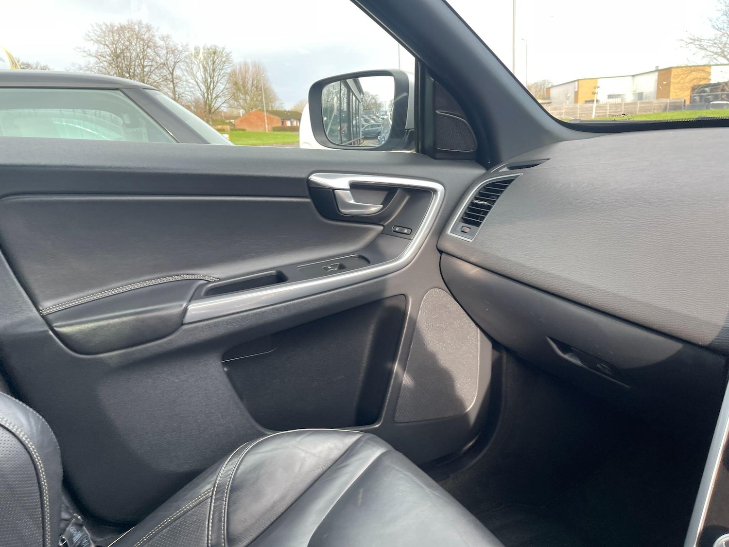 Used Volvo XC60 2016 for sale - 77238017: Photo 44