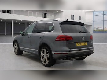 Used Volkswagen Touareg 2017 for sale - 77705608: Photo