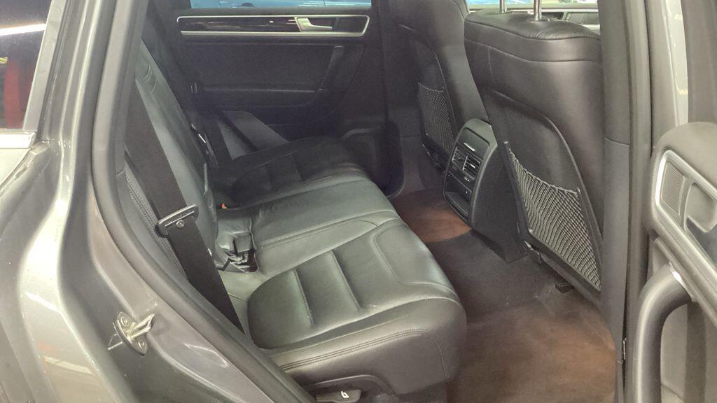 Used Volkswagen Touareg for sale - 77705608: Photo 8