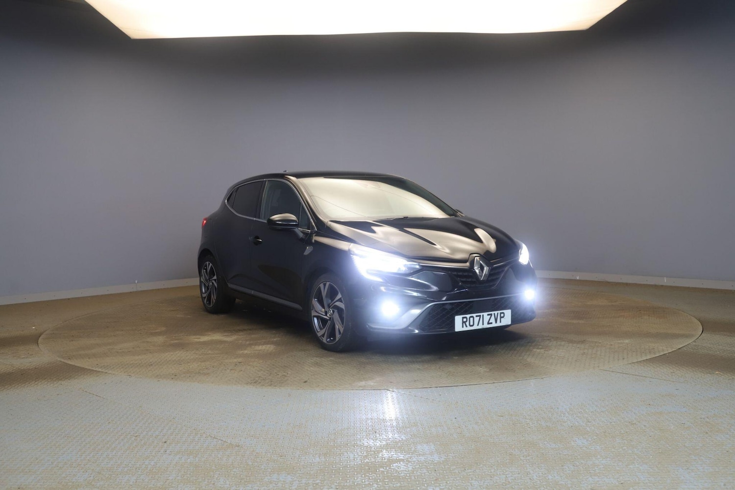 Used Renault Clio 2021 for sale - 76964789: Photo 1