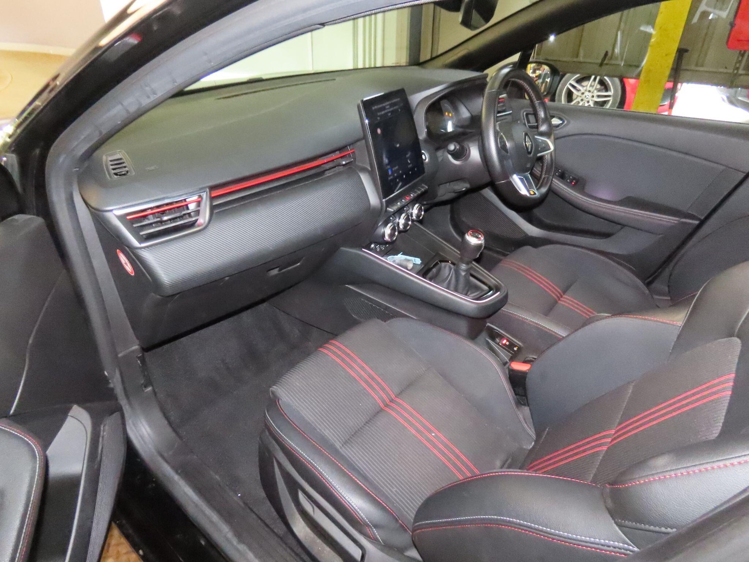 Used Renault Clio 2021 for sale - 76964789: Photo 12