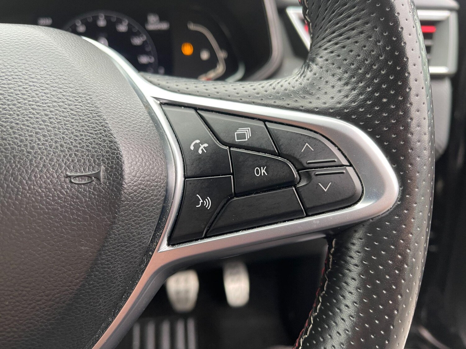 Used Renault Clio 2021 for sale - 76964789: Photo 16