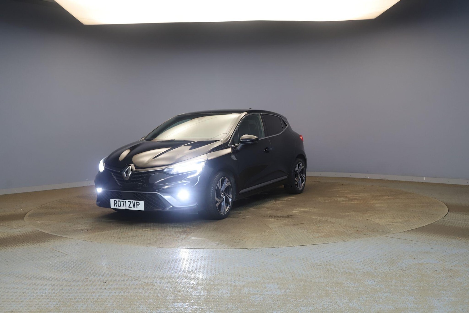 Used Renault Clio 2021 for sale - 76964789: Photo 3