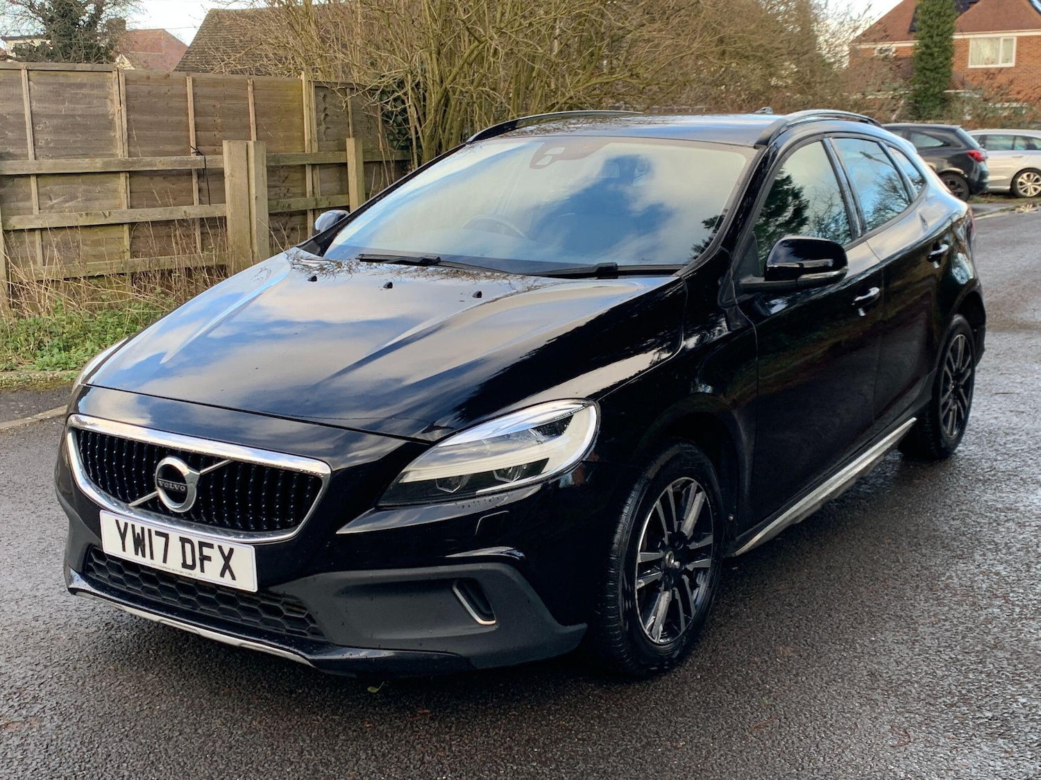 Used Volvo V40 Cross Country 2017 for sale - 77120751: Photo 2