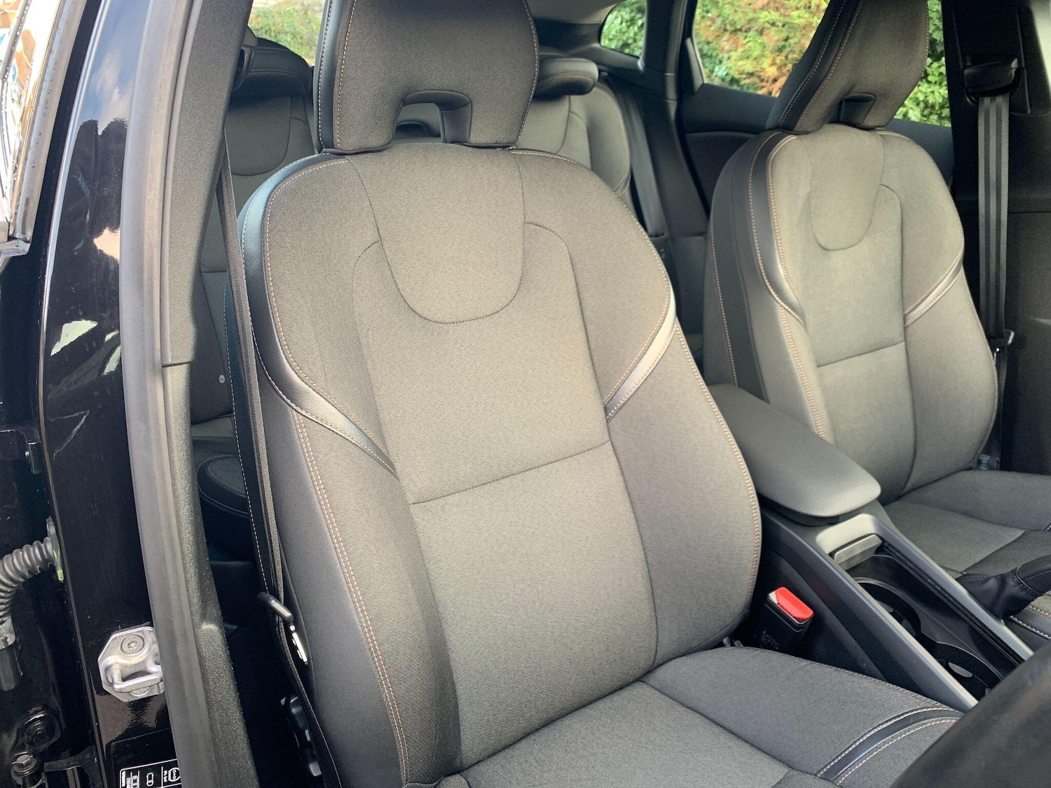 Used Volvo V40 Cross Country 2017 for sale - 77120751: Photo 9