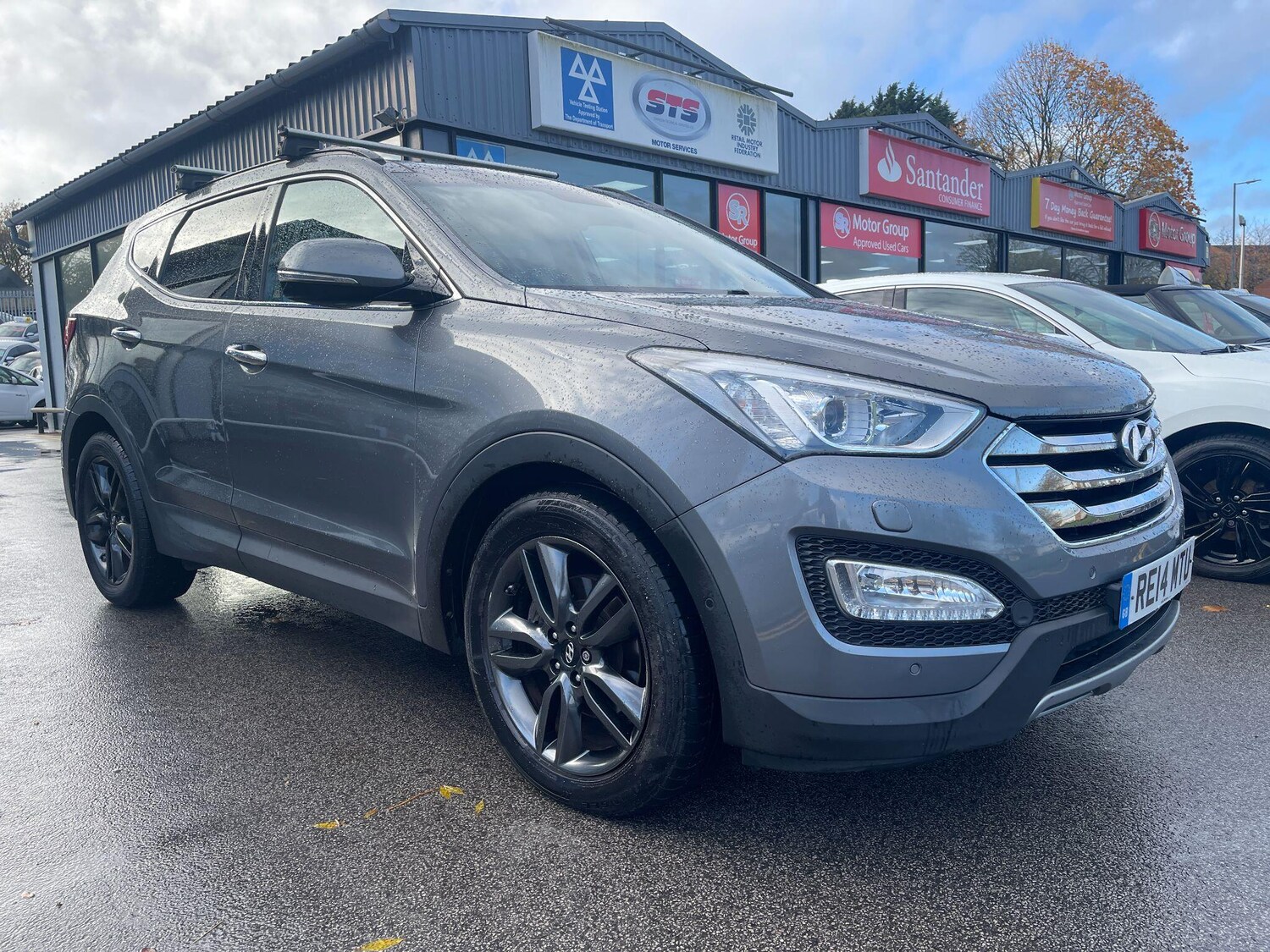 Used Hyundai Santa Fe 2014 for sale - 76370704: Photo 10