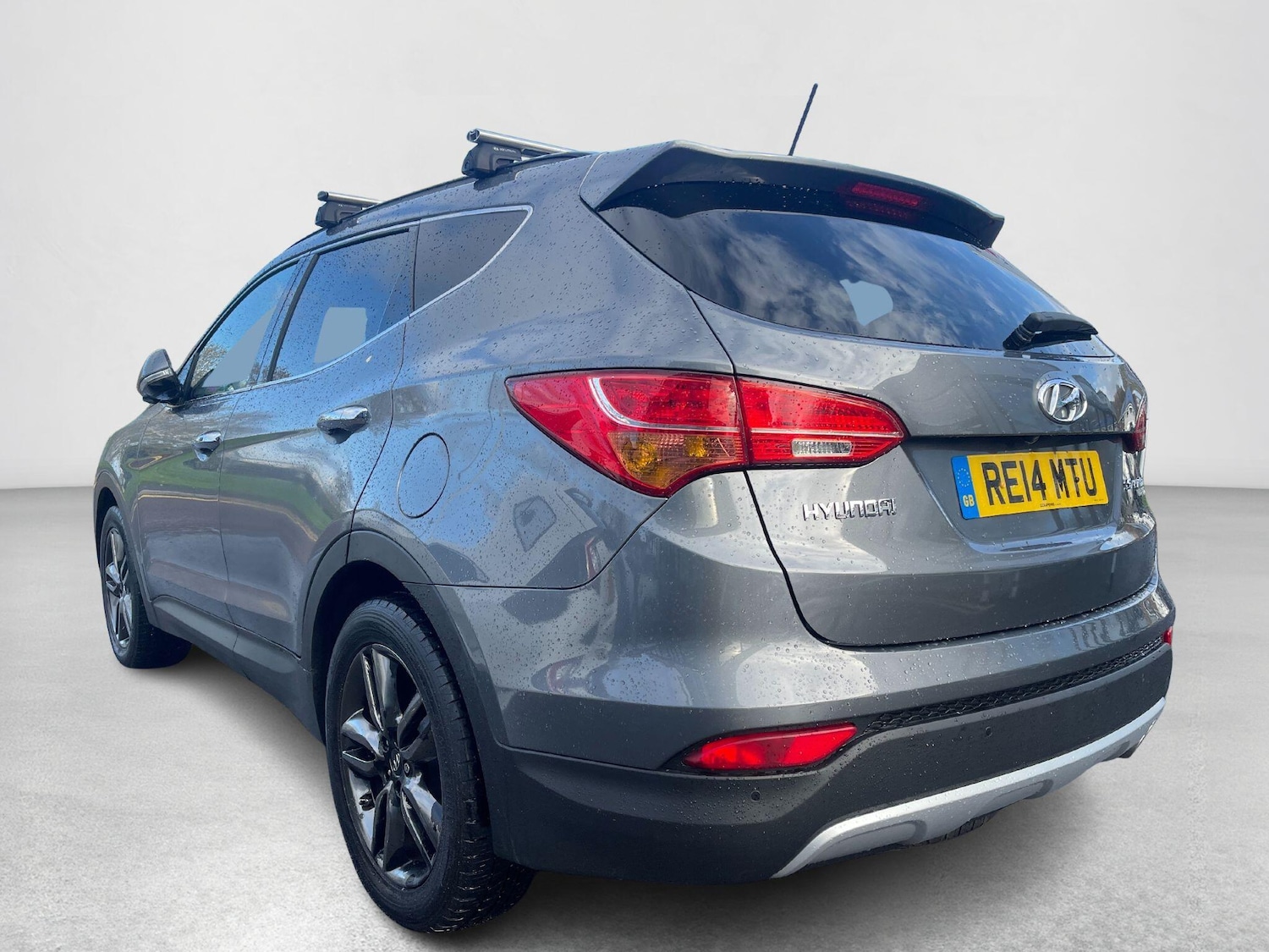 Used Hyundai Santa Fe 2014 for sale - 76370704: Photo 4