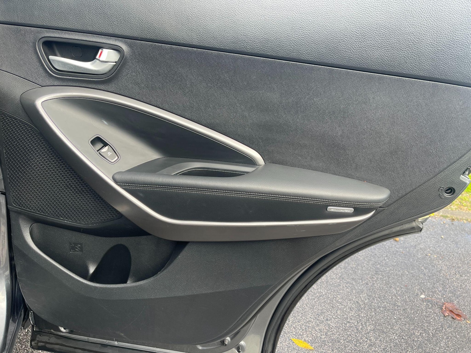 Used Hyundai Santa Fe 2014 for sale - 76370704: Photo 51