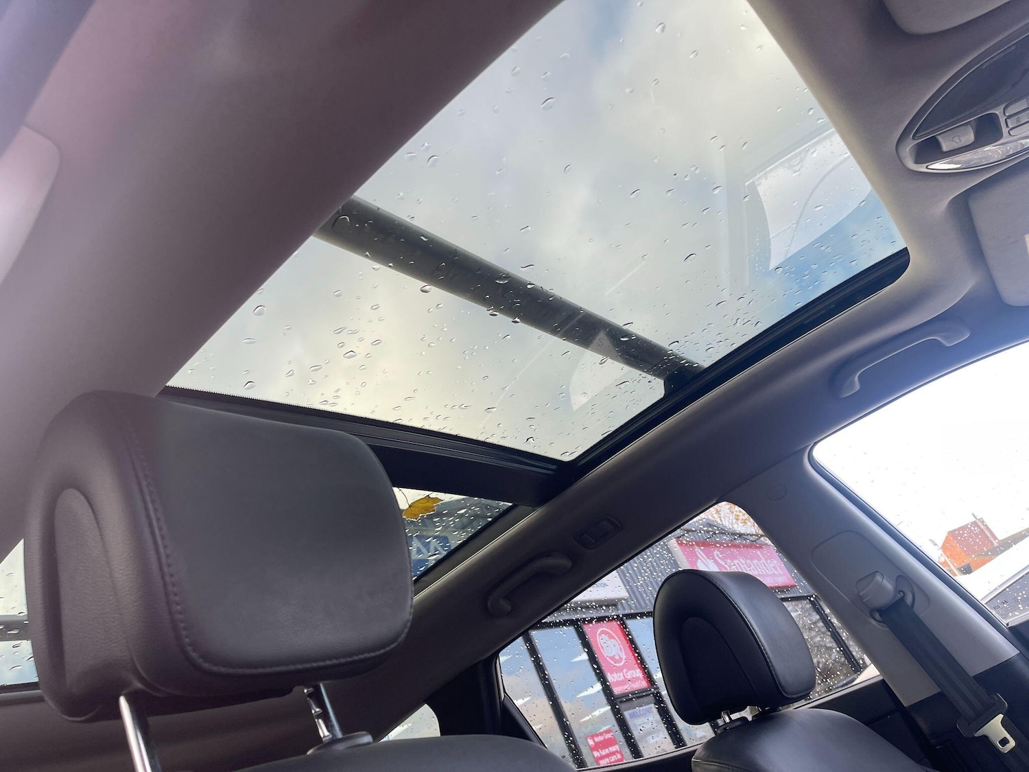 Used Hyundai Santa Fe 2014 for sale - 76370704: Photo 68