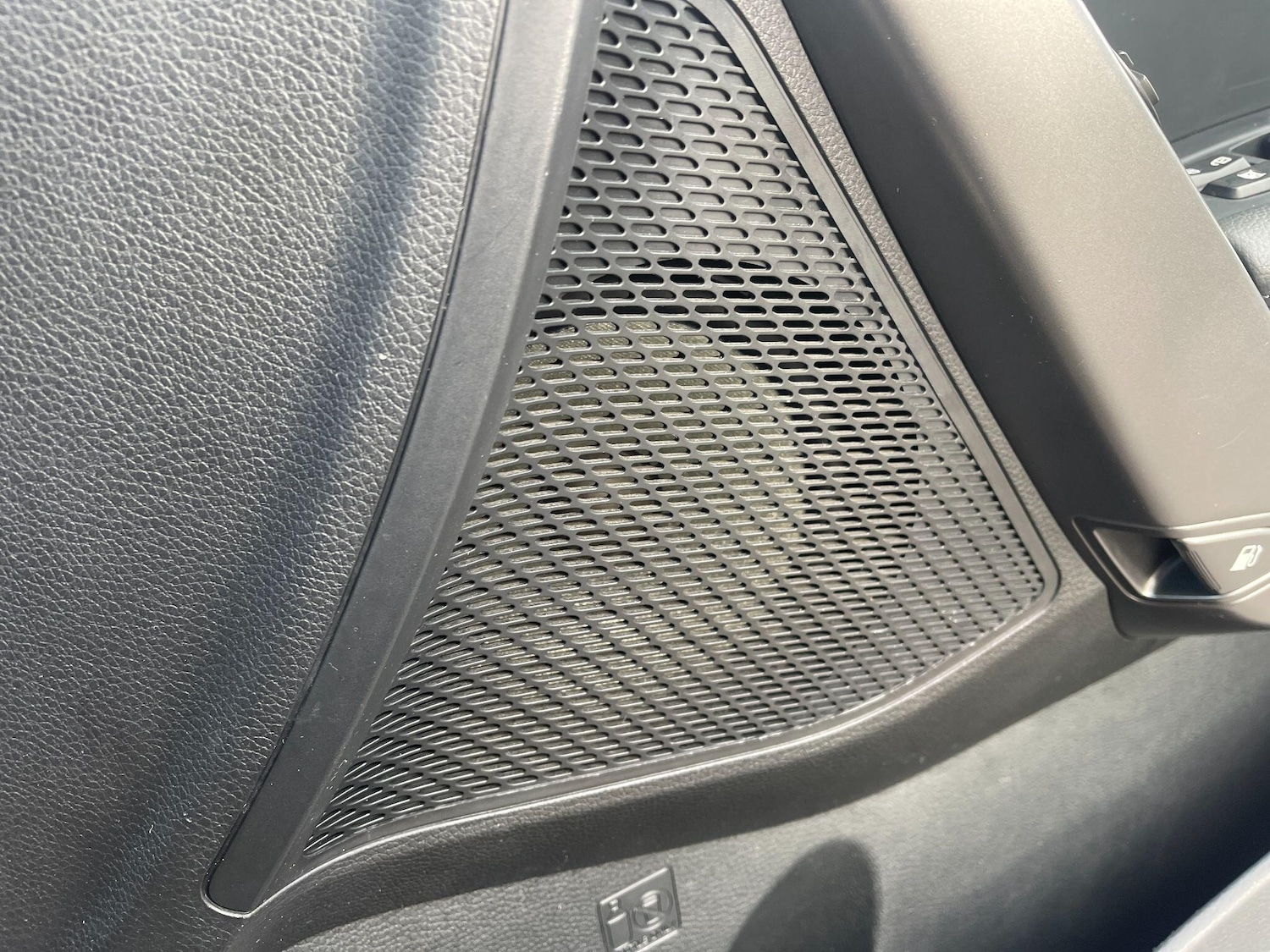 Used Hyundai Santa Fe 2014 for sale - 76370704: Photo 77