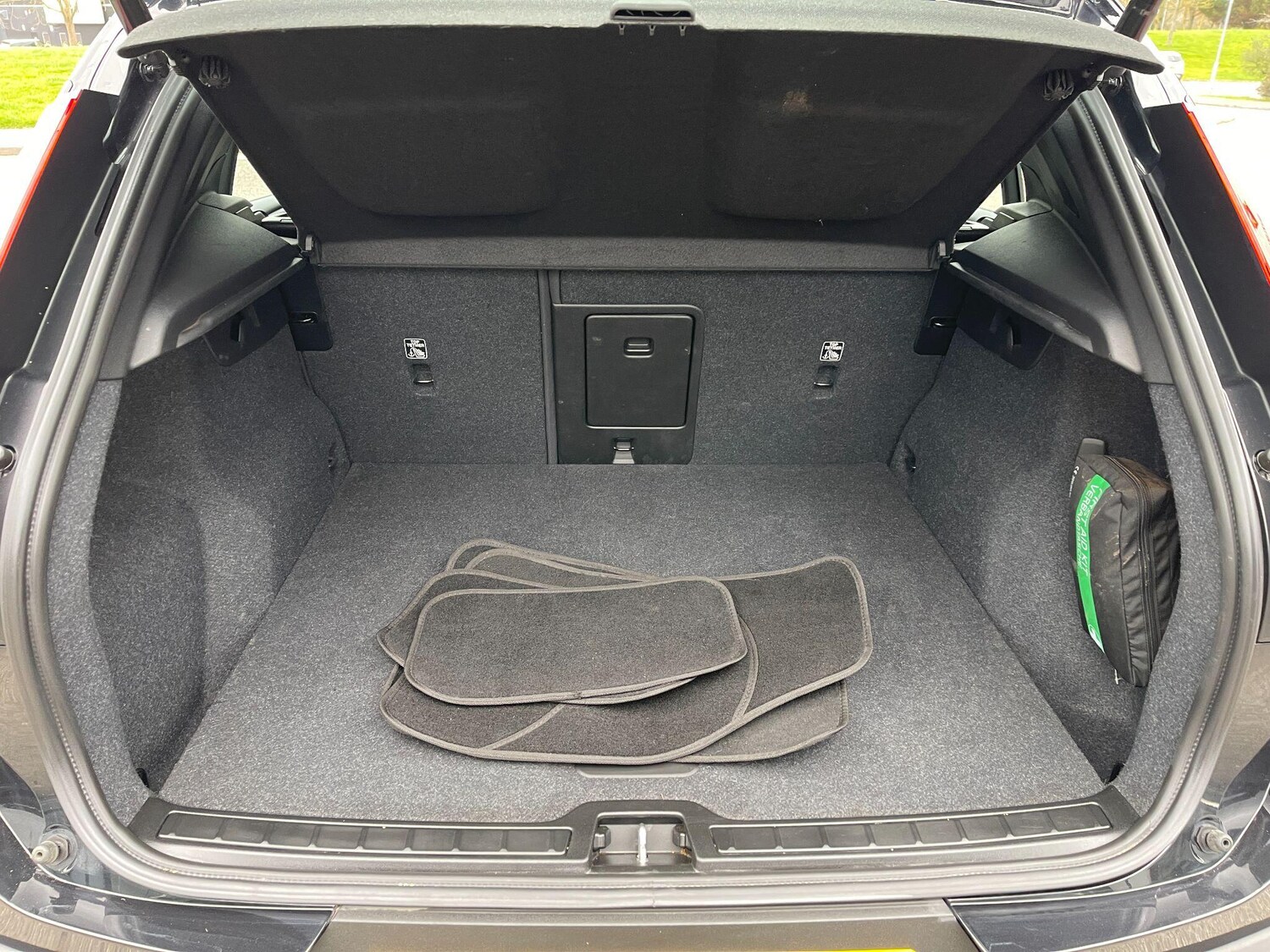 Used Volvo XC40 for sale - 77704693: Photo 35