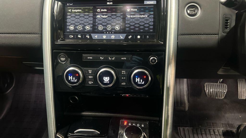 Used Land Rover Discovery 2018 for sale - 76855880: Photo 15