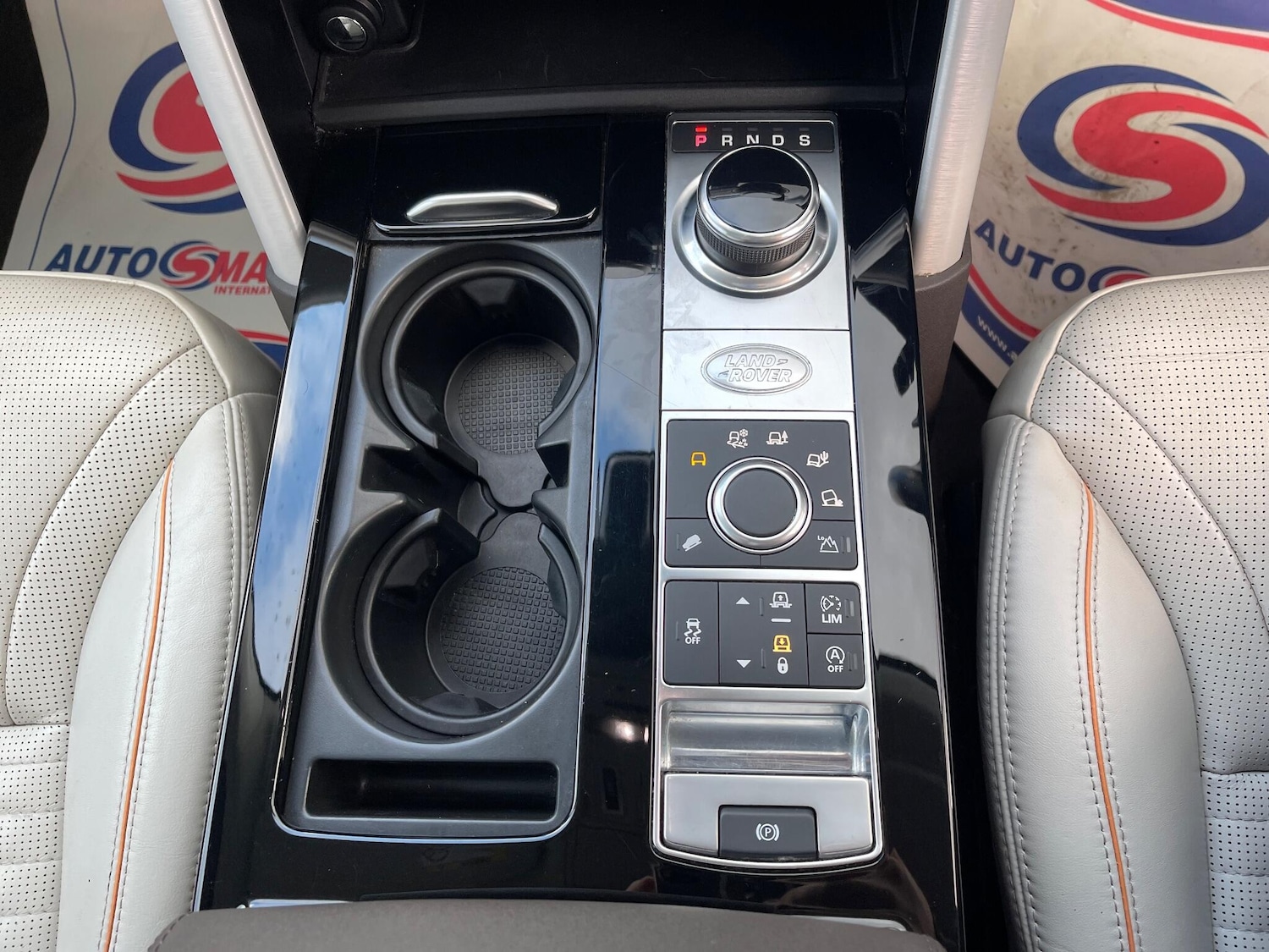 Used Land Rover Discovery 2017 for sale - 76597246: Photo 11