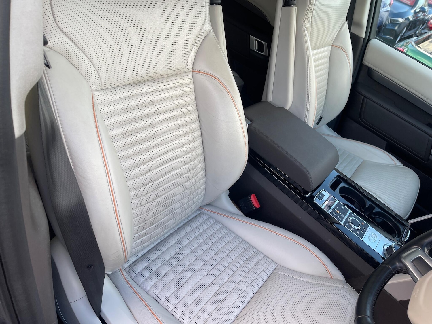 Used Land Rover Discovery 2017 for sale - 76597246: Photo 12