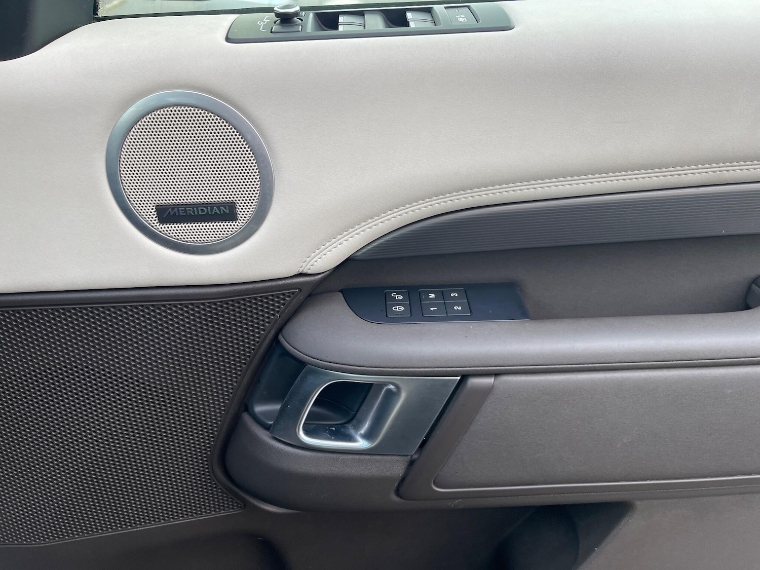 Used Land Rover Discovery 2017 for sale - 76597246: Photo 22