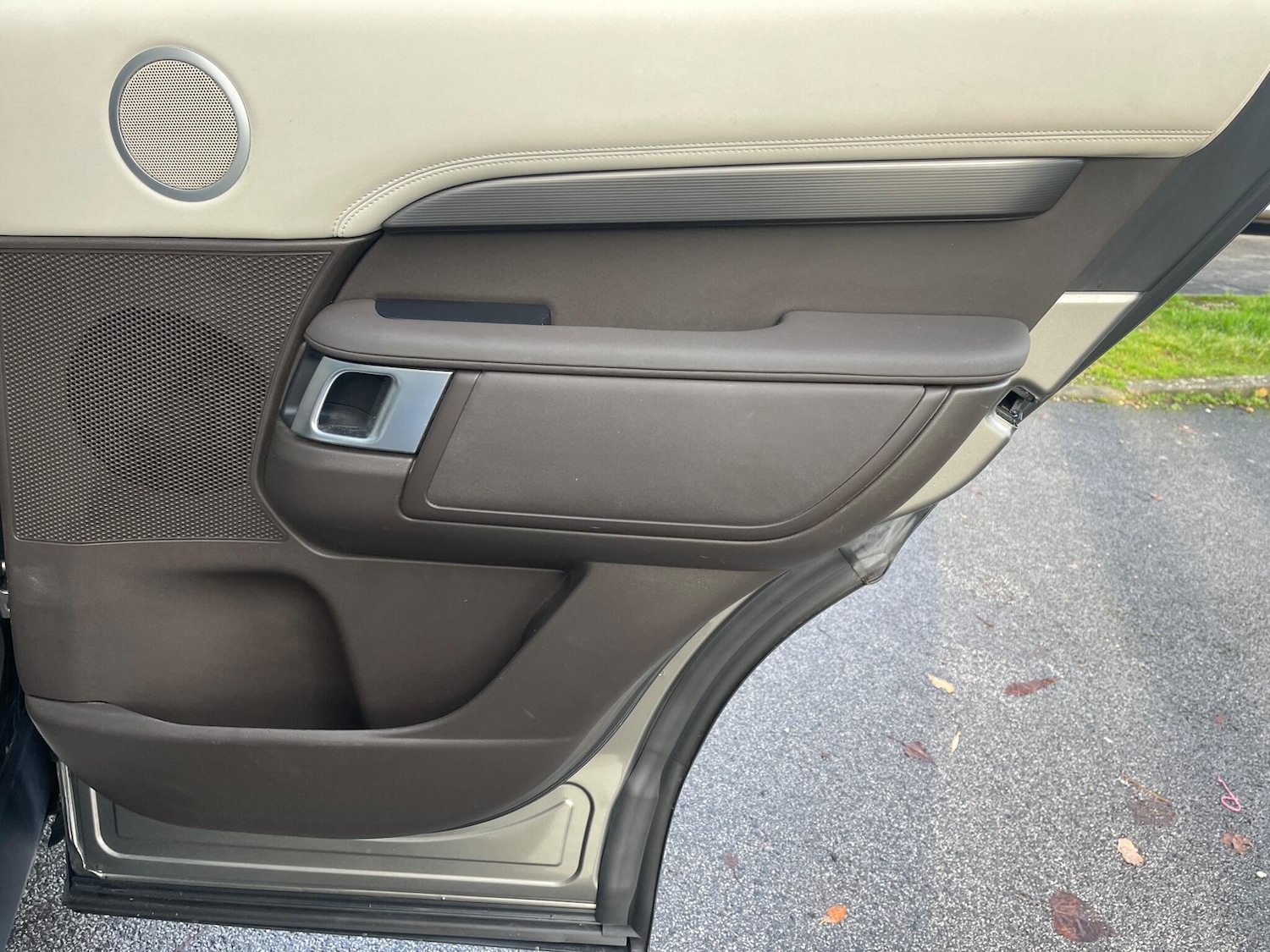 Used Land Rover Discovery 2017 for sale - 76597246: Photo 24