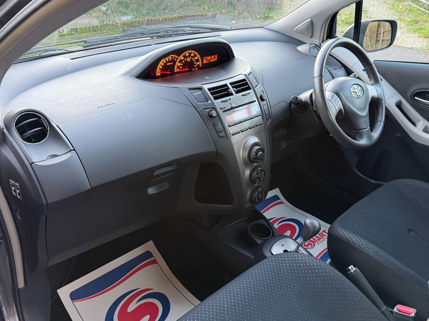 Used Toyota Yaris 2010 for sale - 76215553: Photo 10