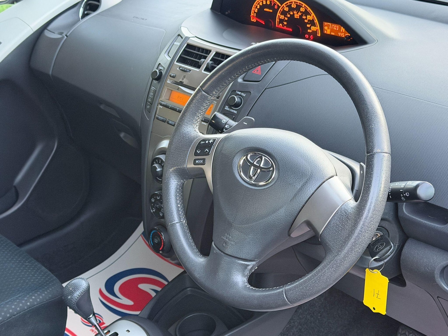 Used Toyota Yaris 2010 for sale - 76215553: Photo 9