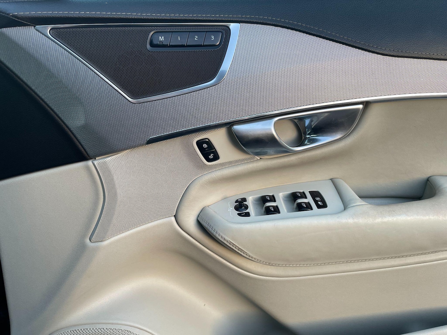 Used Volvo XC90 2017 for sale - 76855732: Photo 25