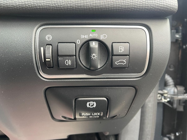 Used Volvo XC60 2015 for sale - 76295660: Photo 43