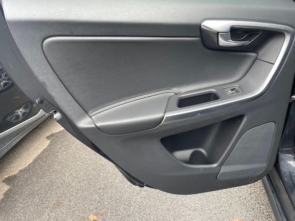 Used Volvo XC60 2015 for sale - 76295660: Photo 48
