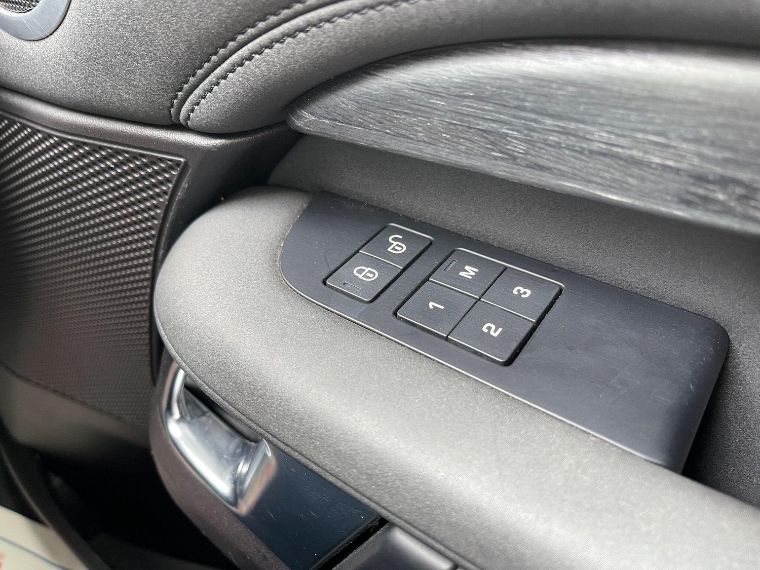 Used Land Rover Discovery 2018 for sale - 76094245: Photo 47