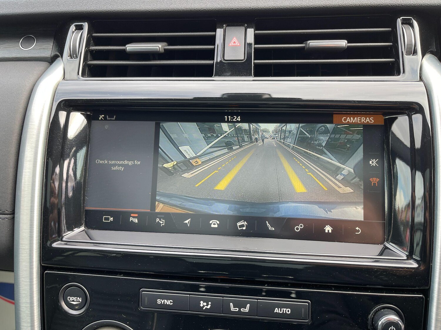 Used Land Rover Discovery 2018 for sale - 76094245: Photo 54