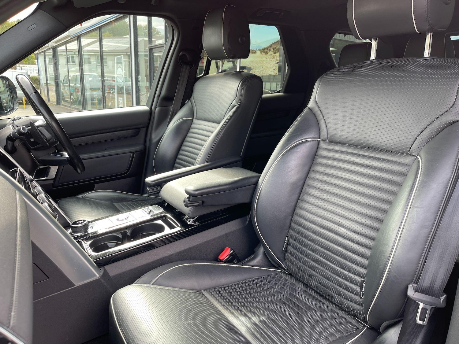 Used Land Rover Discovery 2018 for sale - 76094245: Photo 61