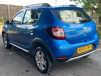 Used Dacia Sandero Stepway 2015 for sale - 77768021: Photo